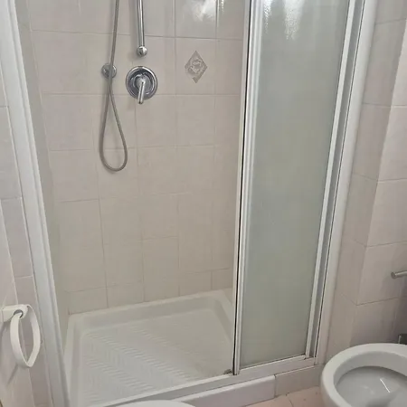 Close To Golf Executive With Balcony شقة