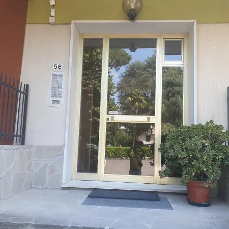 Close To Golf Executive With Balcony Apartment *