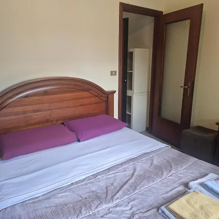 Close To Golf Executive With Balcony דירה *