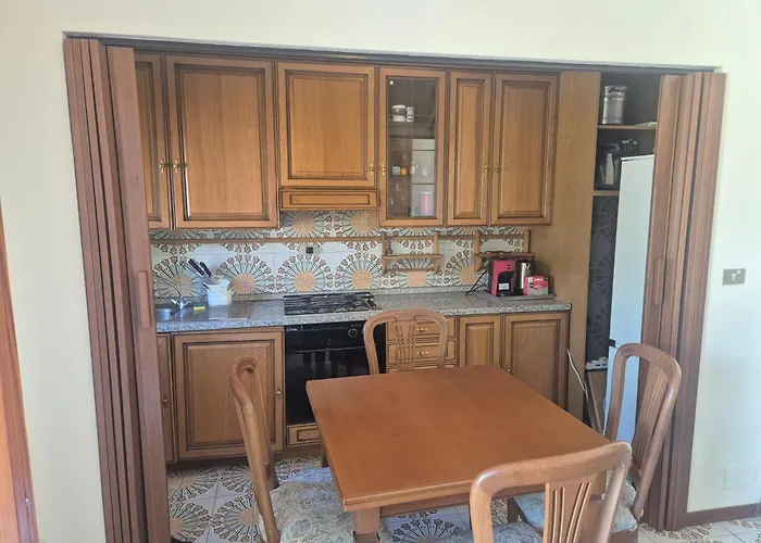 Close To Golf Executive With Balcony 라팔로