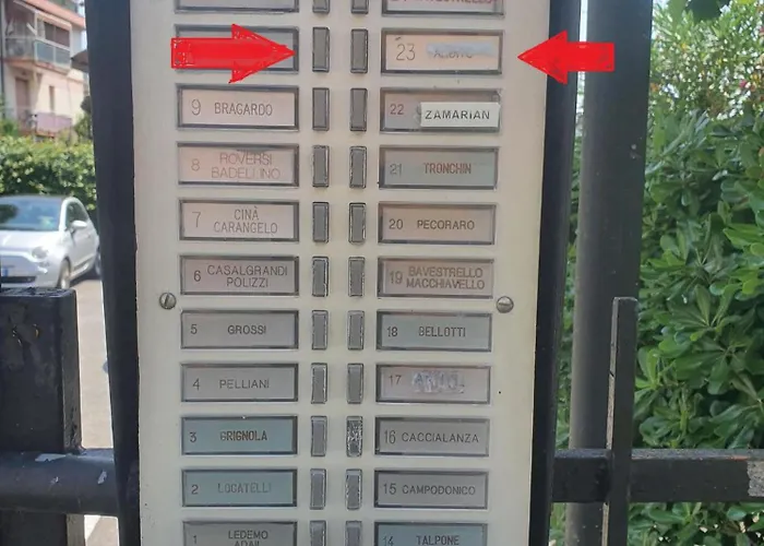 Close To Golf Executive With Balcony 아파트 *